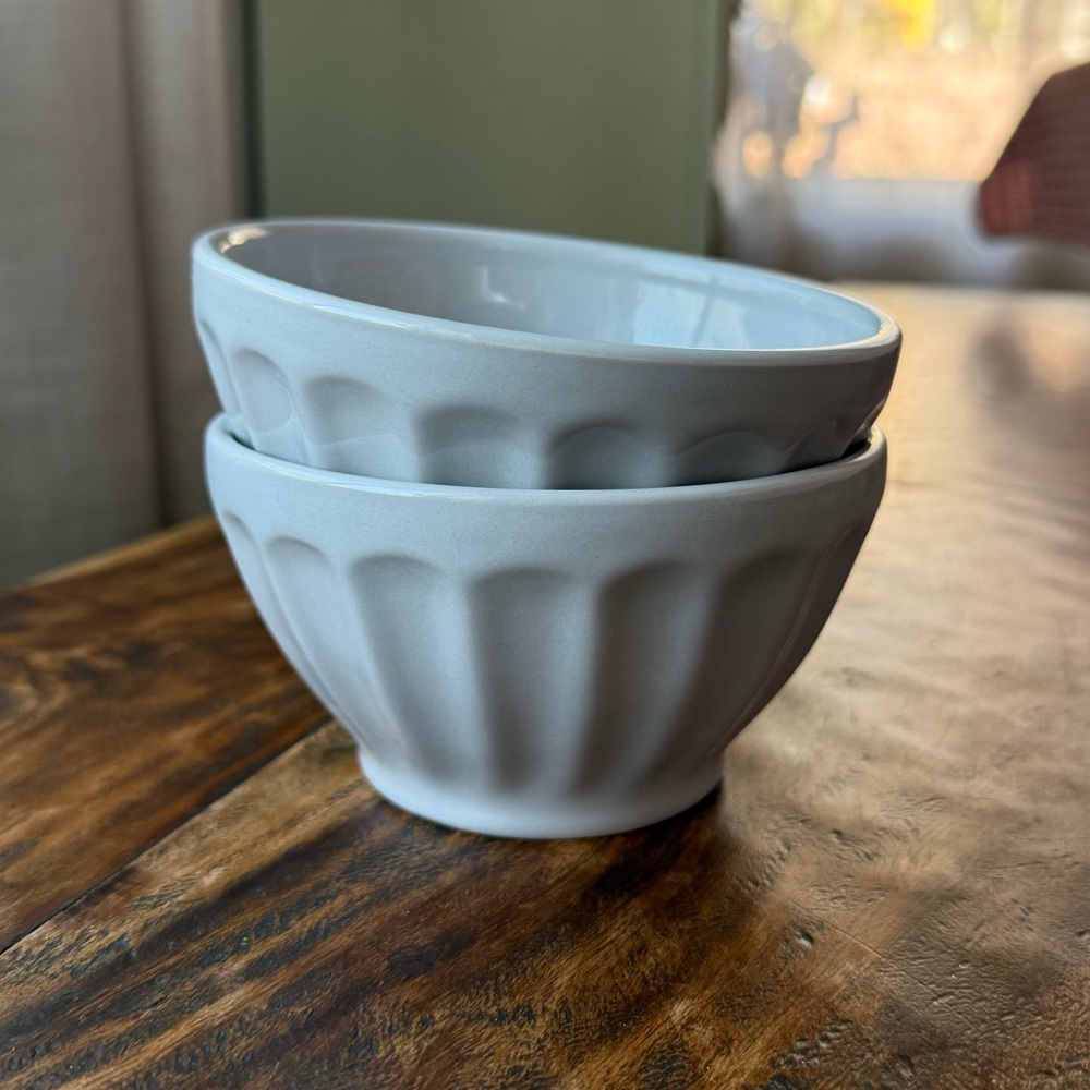 Anthropologie Luster Latte
Bowls